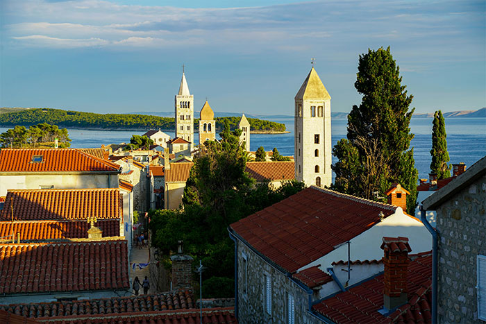 Rabska fjera: Srednji vijek na otoku sreće