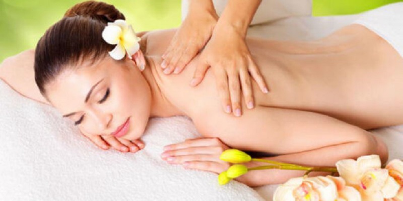 Opuštajuće masaže – umirite organizam prirodnim uljima